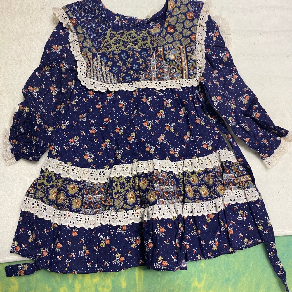 Hollywood needlecraft little girls dress size 4
